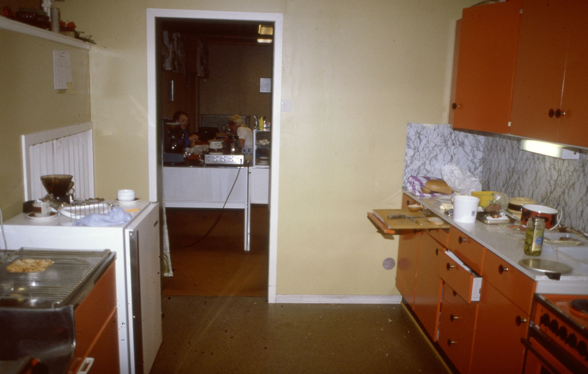 Kjøkken i kantine, kjeller