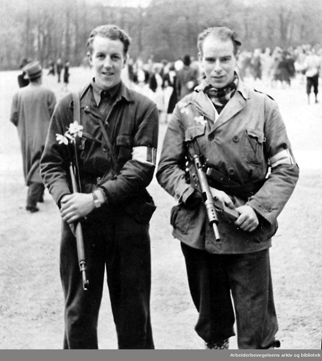 Gutta på skauen under frigjøringsdagene, .mai 1945.
