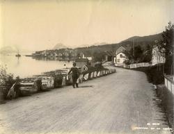 Sett vestover fra Strandgata mot Molde by..(17 papirkopier i