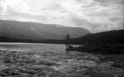 "nr 227. Fra Stordalshølen i 1941". .Brønnhøa og Seljefonnen