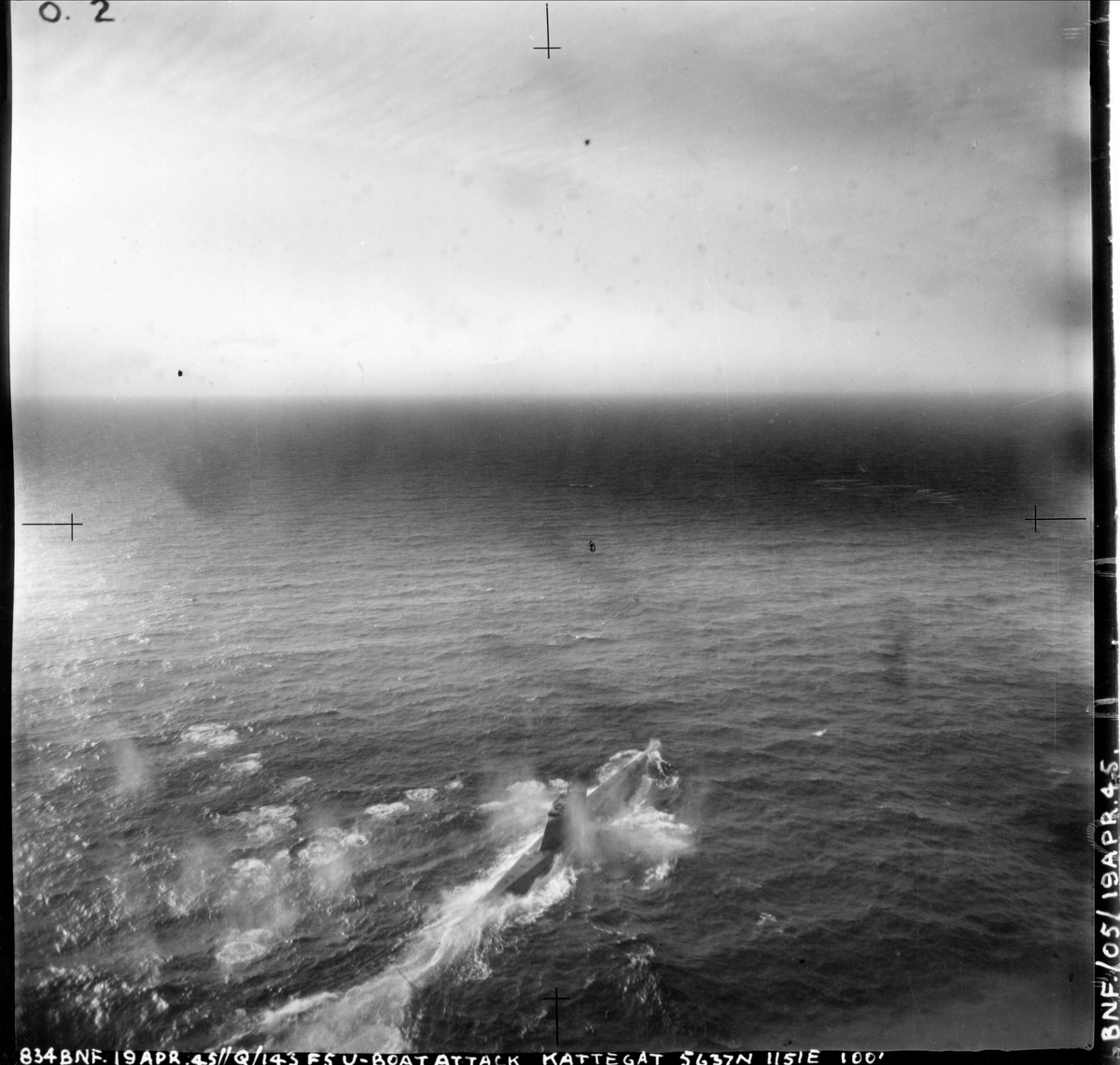 143 skvadronen angriper en ubåt i Kattegat, 19. april 1945.