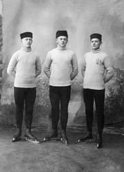 Hamar, gruppe 3 skøyteløpere fra Hamar Idrettslag, H.I.L. Fr