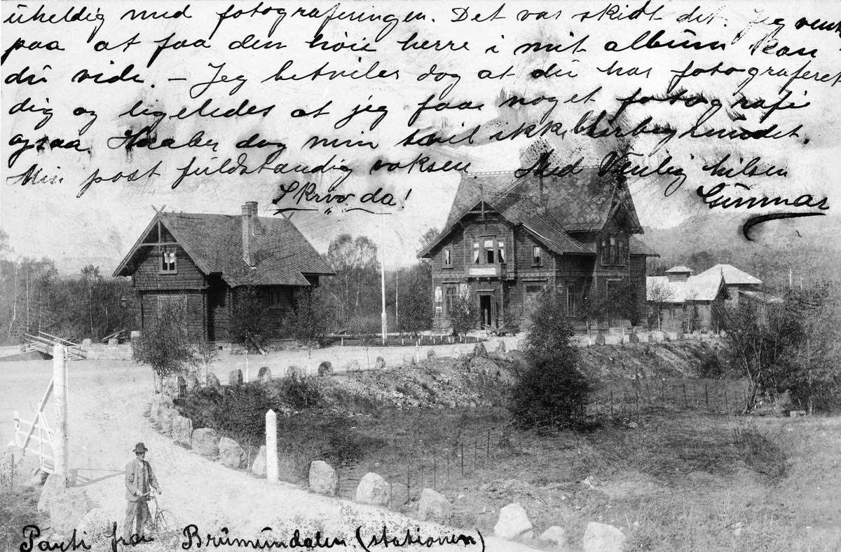 Brumunddal jernbanestasjon. Postkort. Ukjent fotograf. Poststemplet 1908. 