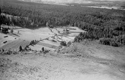 FLYFOTO UKJENT GARD I LØTEN.