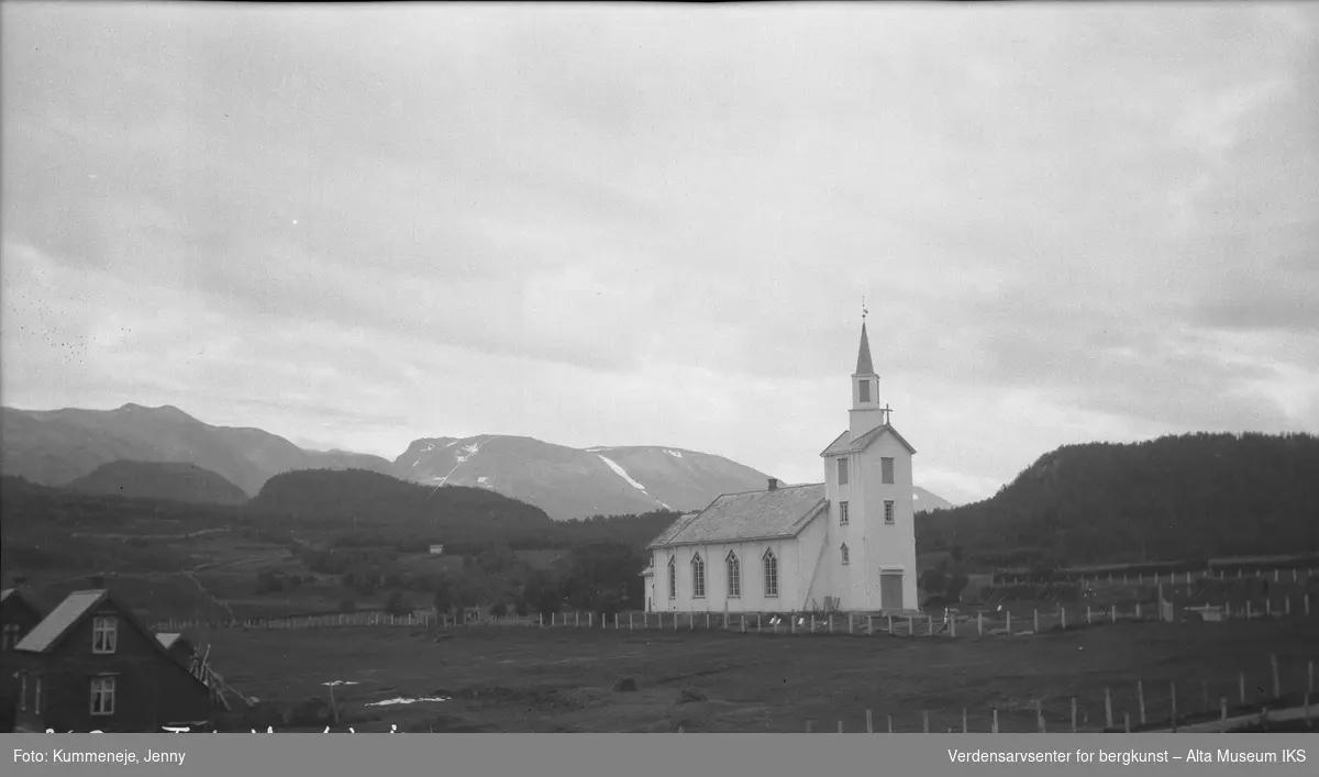 Talvik kirke, landskap i bakgrunn. 1921
