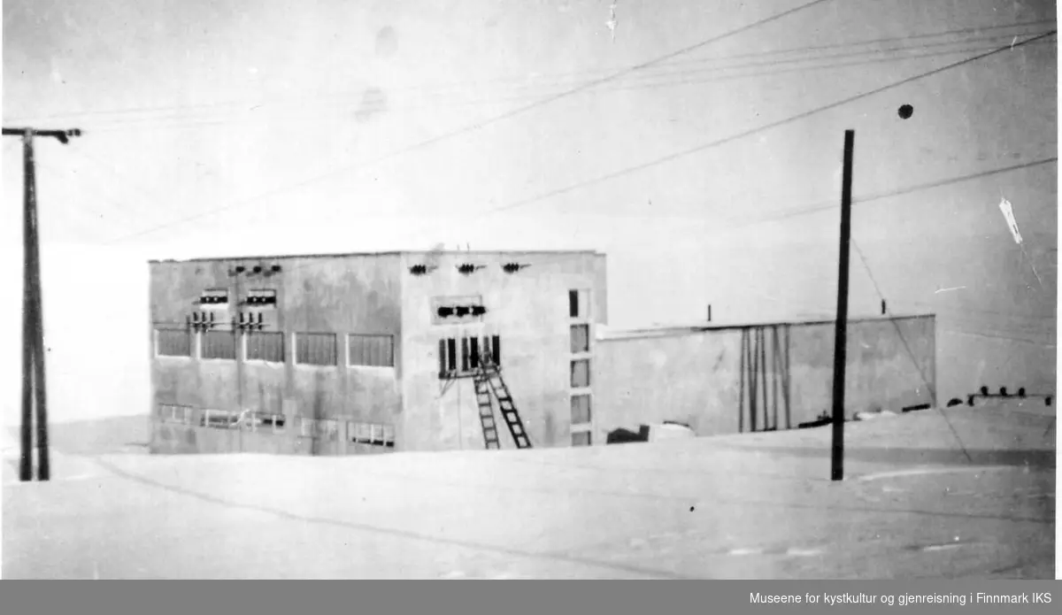 Kraftstasjonen på Kongsfjordfjellet er under bygging, ca 1946.