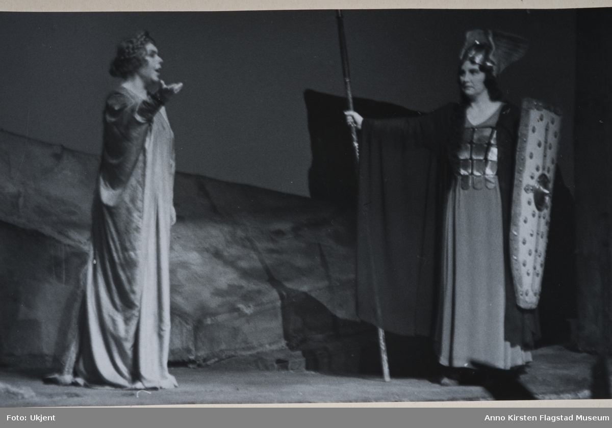 Rollebilde. Kirsten Flagstad som Brünnhilde i Valkyrien, opera av Richard Wagner. Role photo. Kirsten Flagstad as Brünnhilde in Die Walküre, opera by Richard Wagner. 