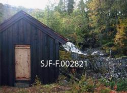 Interiør fra kvernhus ved elva Røa i Bolsøy i Romsdalen.  Vi