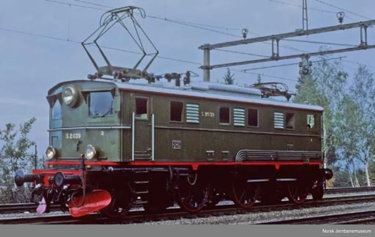 Lokomotiv : elektrisk lokomotoiv type El 5 nr. 2039