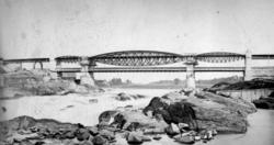 Bru over Glomma ved Sarpsfossen