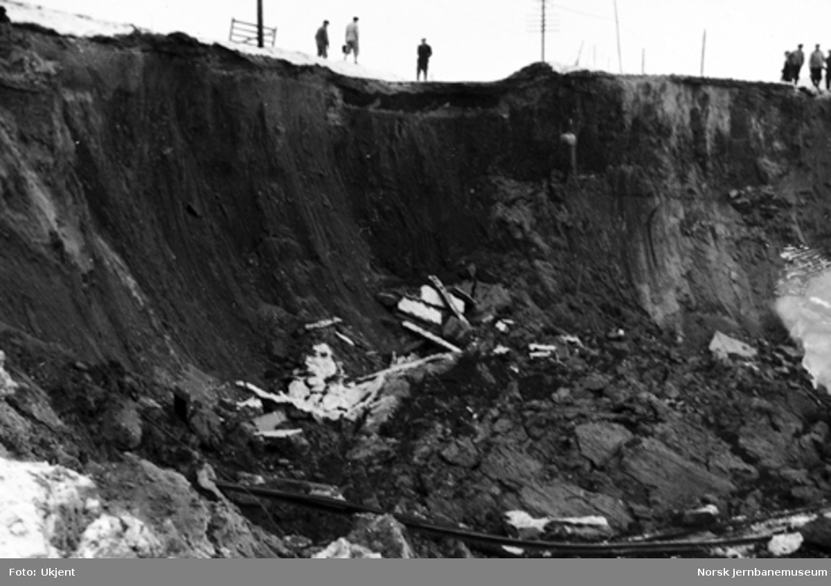 Jordskred på Randsfjordbanen ved Ask