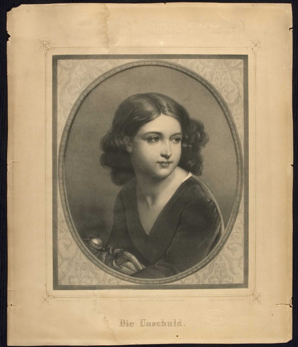 Portrett, brystbilde av jente med rose i oval i ramme