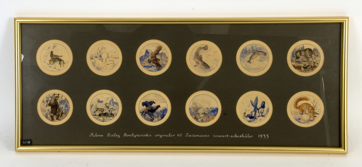 Maleren Ridley Borchgrevink's originaler til Tiedemanns couvert-askeskåler.
12 akvareller i rundt passepartout.
Hver akvarell måler 8,8 cm i diameter.