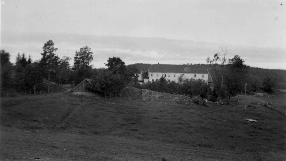 Østenbøl, Enebakk, Akershus 1937. Hovedbygningen sett fra øst.