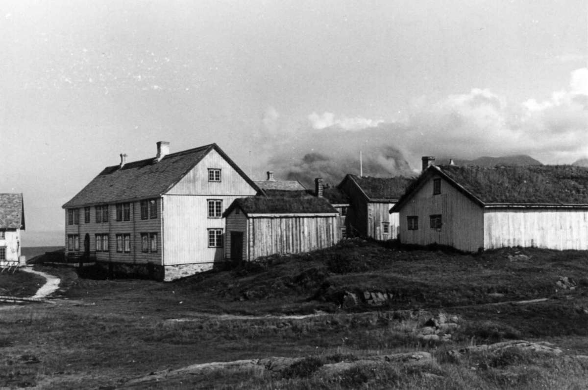 Bygninger. Kjerringøy i Nordland, 1938.