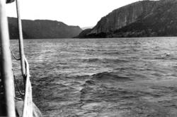 Strengen, Nome, Telemark 1941. Landskap med vann og fjell.