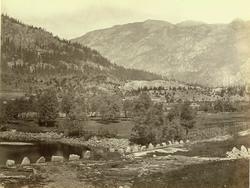 Landskap, Hjartdal ("Hjerdal"), Telemark, med veiparti.
Fra