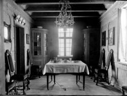 Interiør fra Madam Juells løkke "Terningbekken",  direktørbo