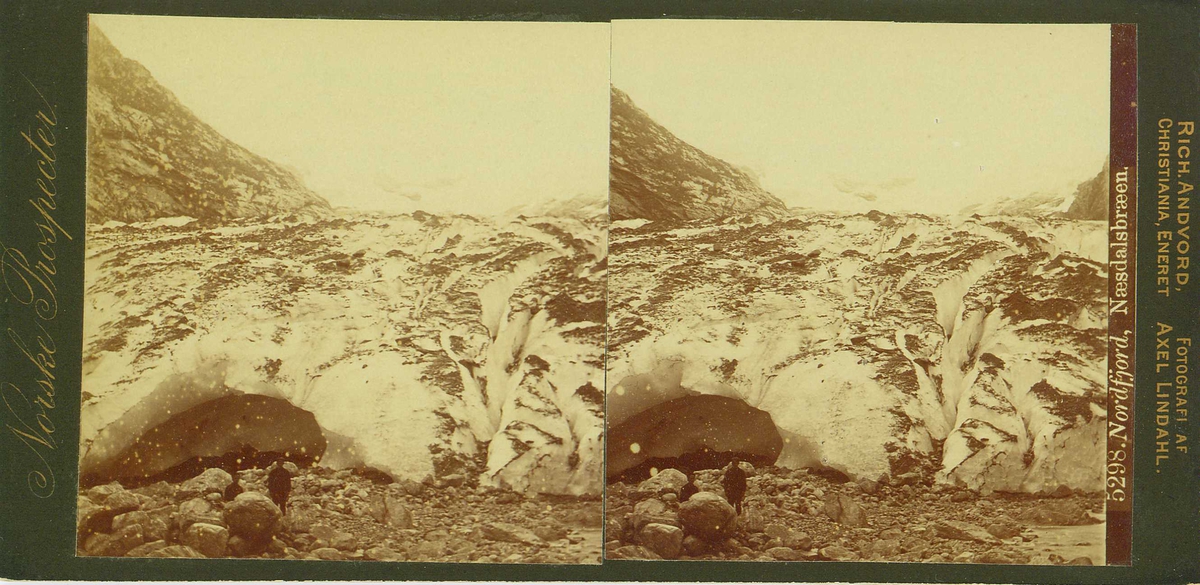 Nesdalsbreen, Stryn, Sogn og Fjordane.
Fra fotograf Axel Lindahls (1841-1906) serie stereofotografier, "Norske Prospecter".