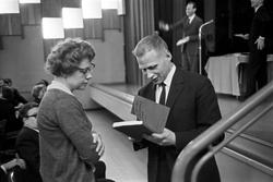 Serie. Forfattermøte på Voksenåsen, Oslo. Blandt deltakerne 