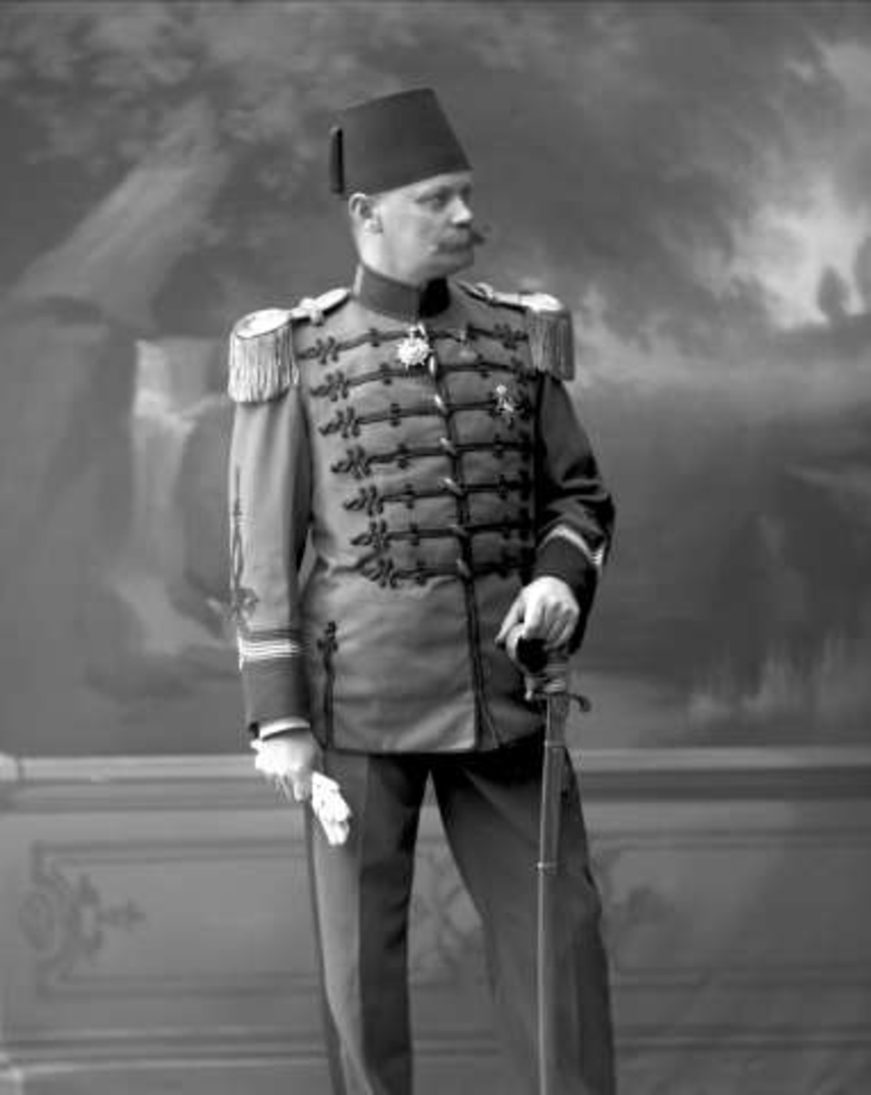 Portrett, Karl Ingvar Nandrup, født 1864, iført utenlandsk uniform, ant. tyrkisk eller egyptisk.