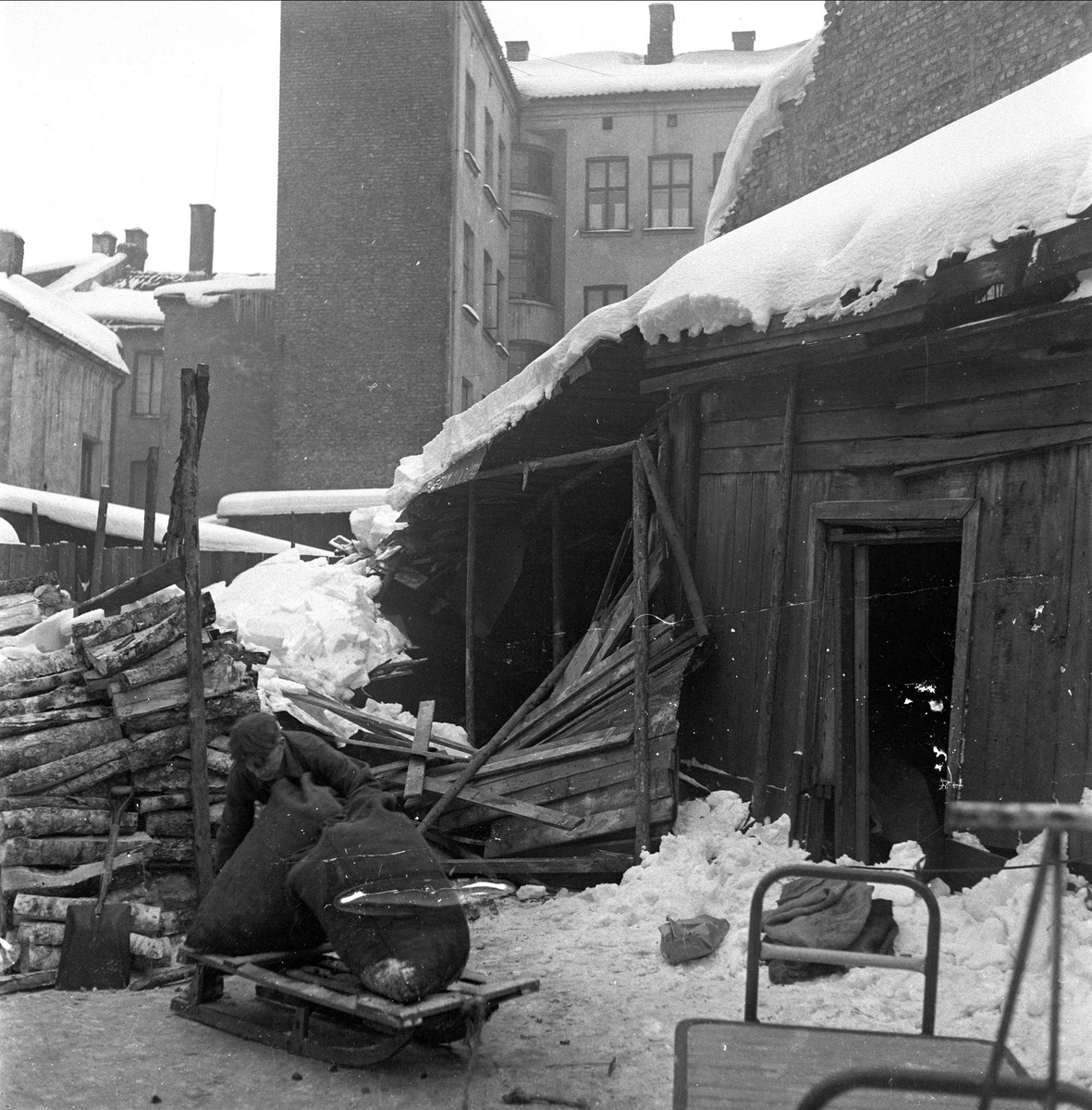 Snø i byen, Oslo, februar, 1959. Vedlager.