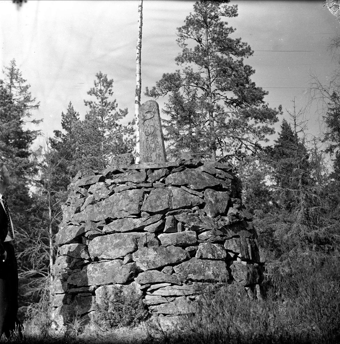 Grenseoppmerking Norge-Sverige, grensestein, grensetraktene Norge-Sverige, april 1959.