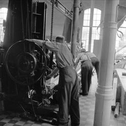 Holmen Brug i Hokksund, Øvre Eiker, Buskerud, 02.10.1958. Me
