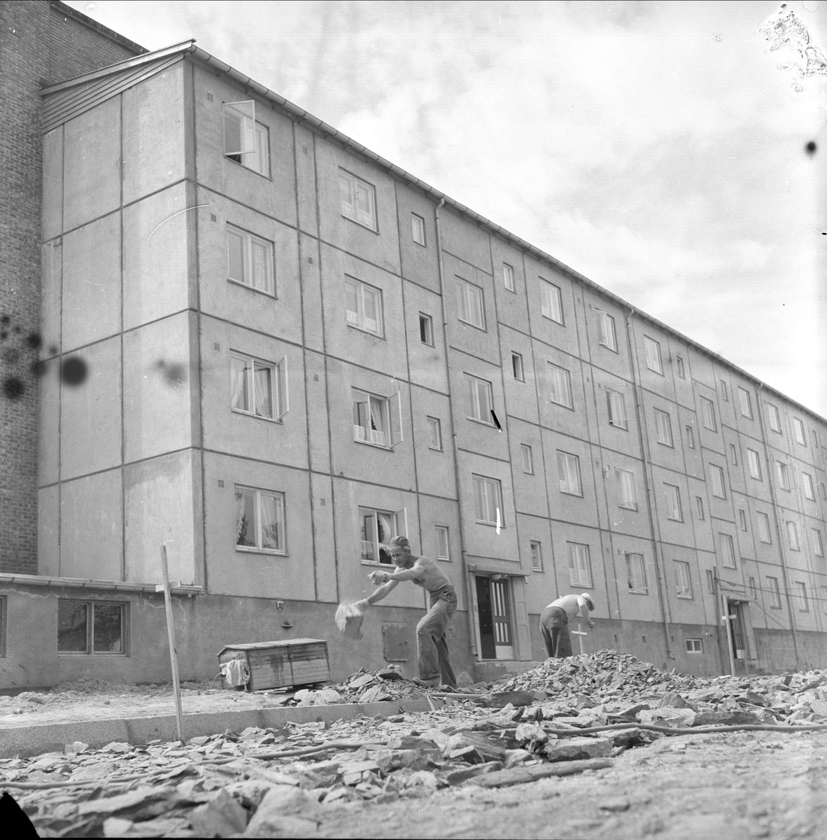 Bøler, Oslo, 03.06.1957. Byggefeltet. Boligblokk.