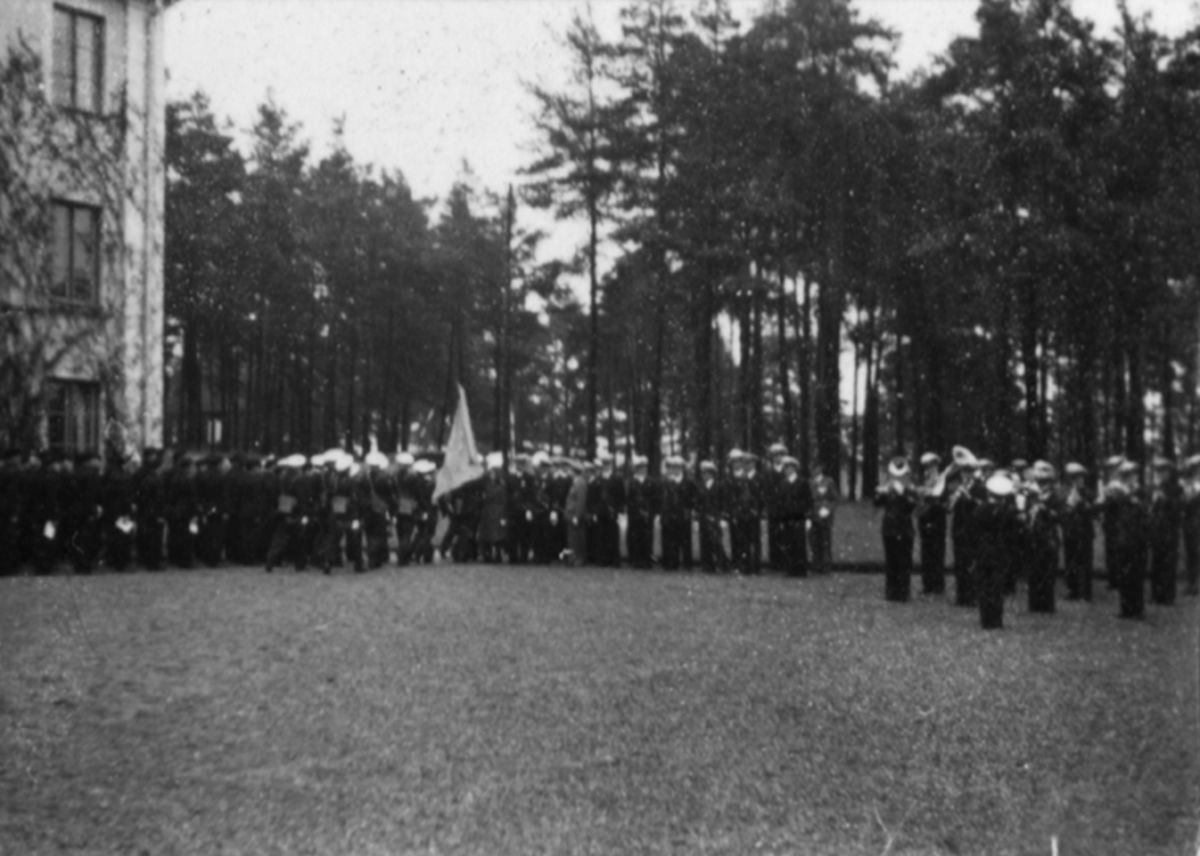 Invigning av minnessten på F 2 Roslagens flygflottilj, 1944.