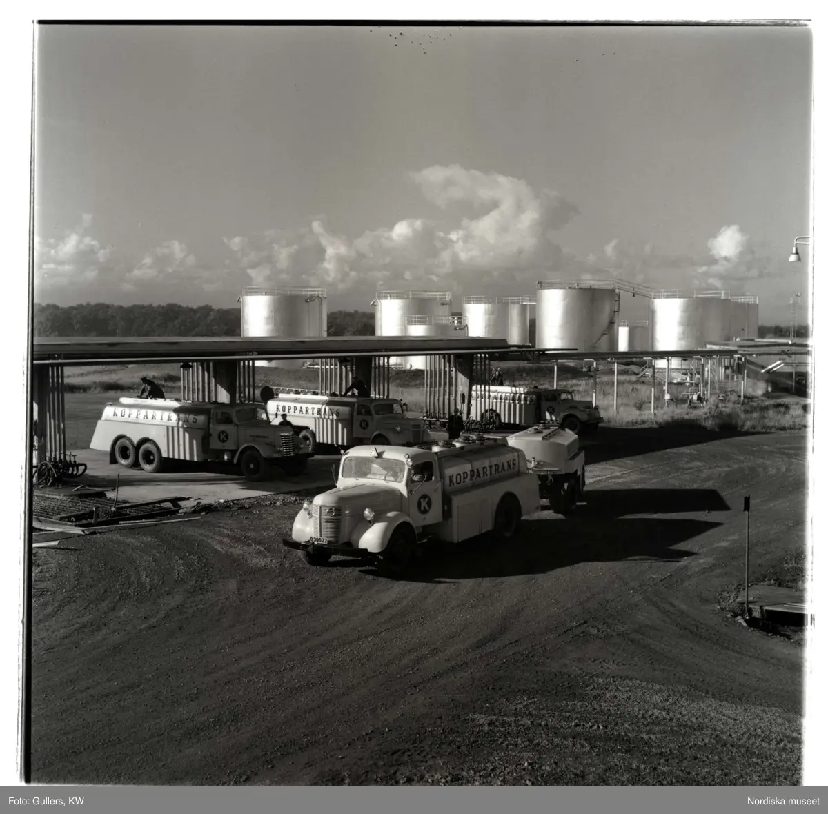 Koppartrans AB:s anläggning i Göteborg. Tankbilar och cisterner.
