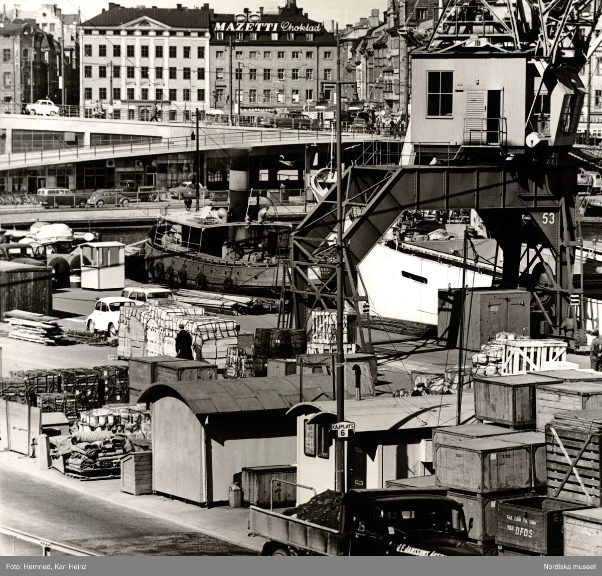 Vid Slussen, Stockholms hamn