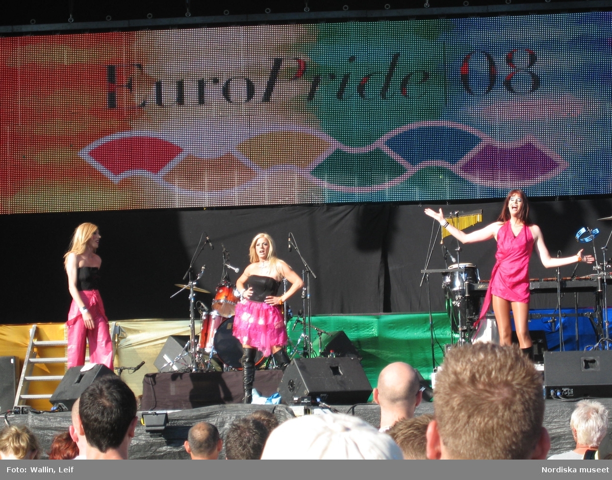 EuroPride 2008 - 25 juli till 3 augusti i Stockholm. Festival för homosexuella, bisexuella och transpersoner. Invigningen av Pride Park i Tantolunden.