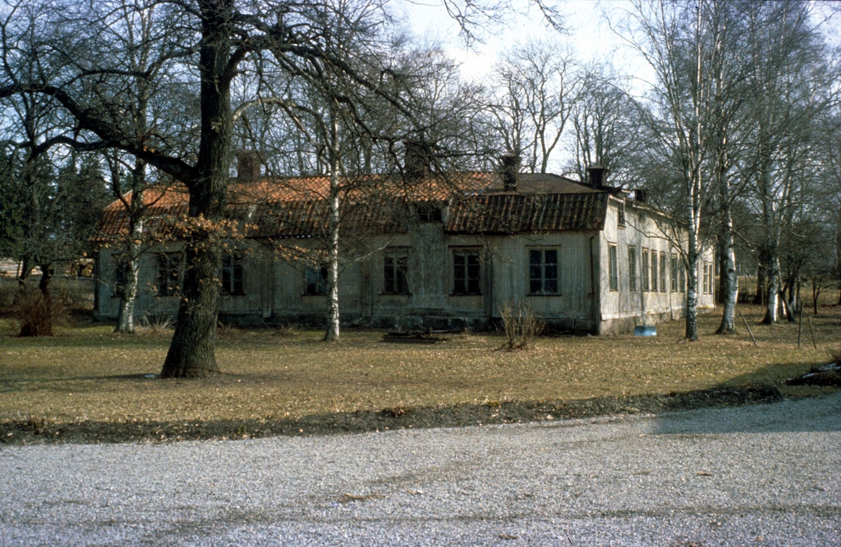 Huvudbyggnaden på Albäcks gård, Simtuna socken, Uppland 1983