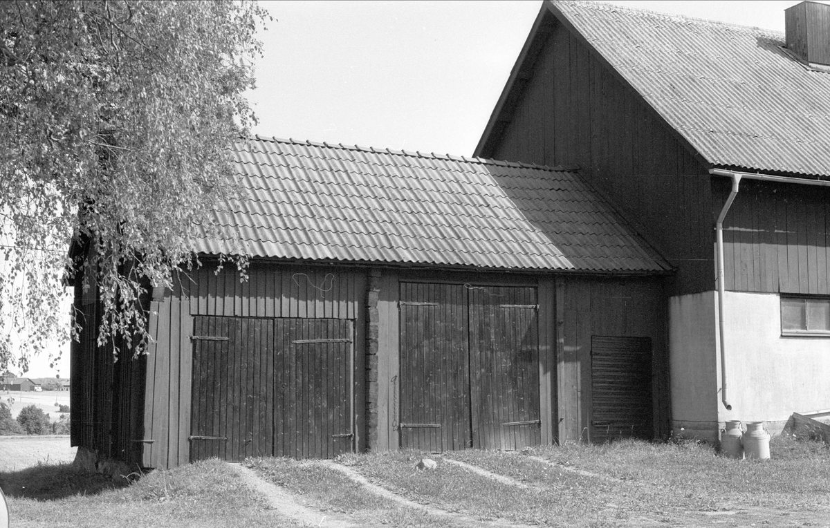 Garage, Ängeby 9:1, Börje socken, Uppland 1983