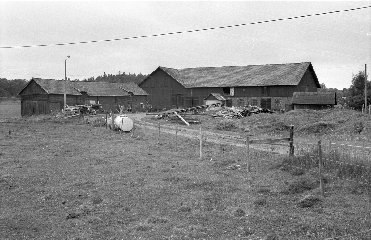 Ladugård, Åkerby 1:4, Åkerby, Funbo socken, Uppland 1982