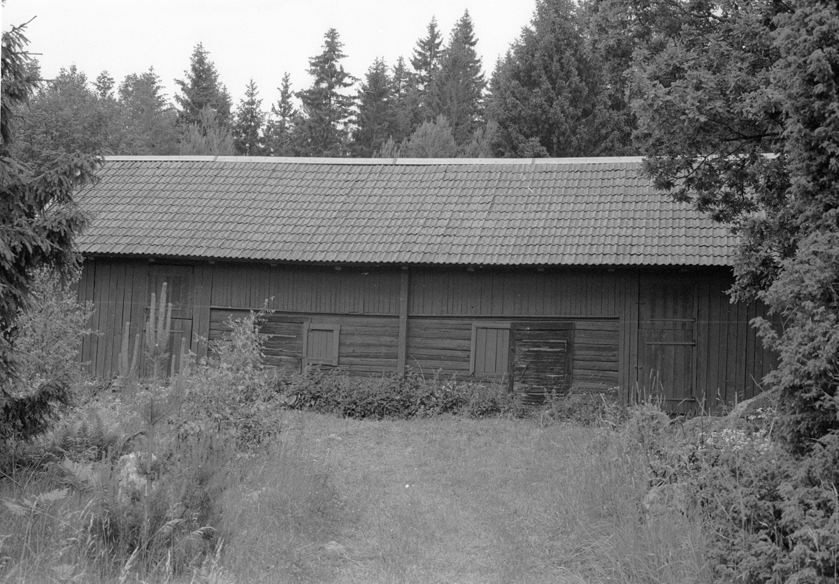 Ladugård och lada, Svanbol 1:1, Svanbol, Knutby socken, Uppland 1987