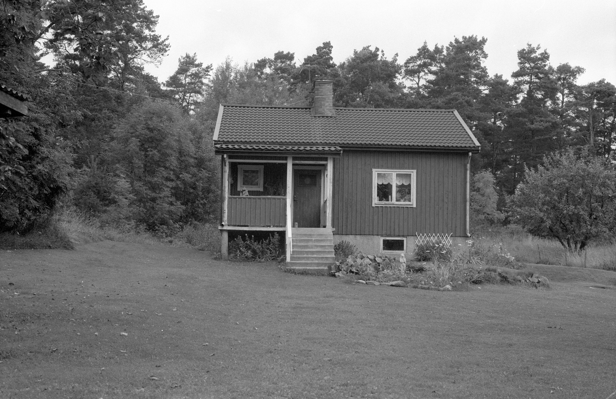 Bostadshus före detta arbetarbostad, Ekeby gård, Ekeby, Knutby socken, Uppland 1987