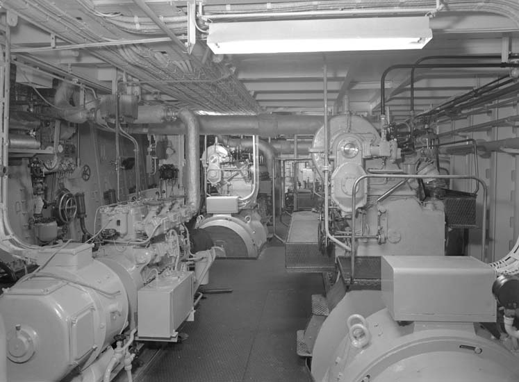 Interiör från fartyg 114 M/S Hjördis Thordén, maskiner.