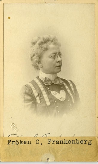 Text på kortets baksida: "Fröken Carlotta Frankenberg, Uddevalla. Född 1828".
