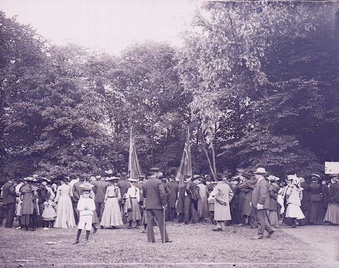Enligt text som medföljde bilden: "Parken 1904."
