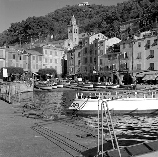 22. Italien. Fotojournal finns på B.M.A. + fotoalbum.
Samtidigt förvärv: Böcker och arkivmaterial.
Foton tagna mellan 1959-11-02 och 1959-11-04. 
12 Bilder i serie.
