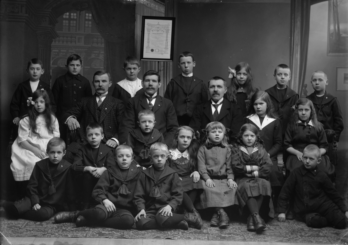 Barn/ungdomstemplet No. 38 "Vårt hopp" i Templar-Orden Sverges Nationaltempel (en nykterhetsorganisation), Enköping, troligen 5 mars 1916
