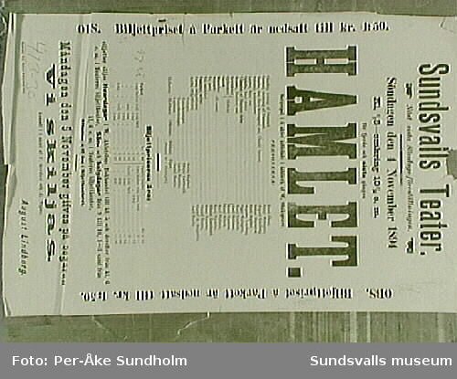 Teateraffisch ur Sundsvalls Teaterförenings arkiv, Folkrörelsearkivet, "Hamlet", August Lindberg, Sundsvalls Teater, Söndagen den 4 November 1894 Kl. 1/2 8 - omkring 10 1/2 e.m..
