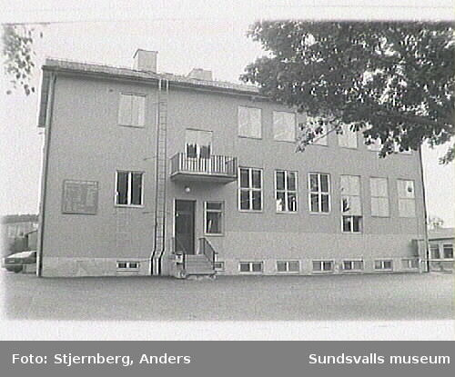 Bild 33-34 Lågstadiebyggnad fr 1960.