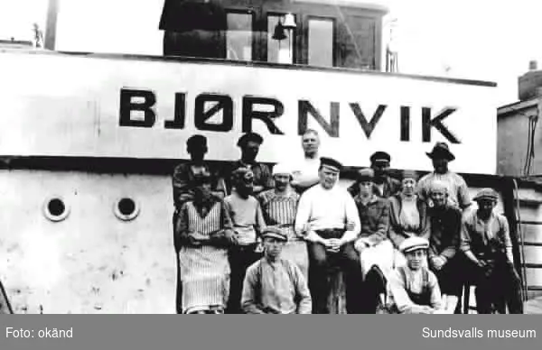 Splitvedsjäntor ombord på båten Björnvik.