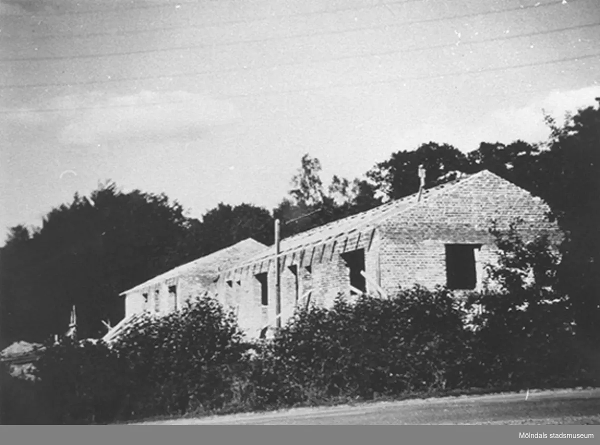 Personalbostaden vid Lackarebäckshemmet under uppbyggnad, 1950.