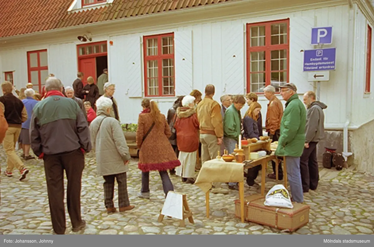 Försäljning vid Mölndals hembygdsgård "Kvarngården".