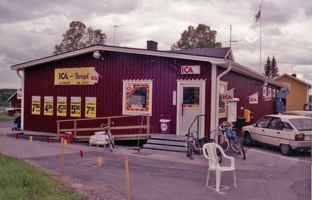 Entrepenadpostkontoret(inlämningspoststället till och med 1985) i
Blåsmark. Verksamheten inrättad i Ica-Berget från och med 1/6 1980.
Ortsadress och datumstämpel behölls. Organiserades som
glesbygdspostställe efter poststationens indragning 1/7 1979.