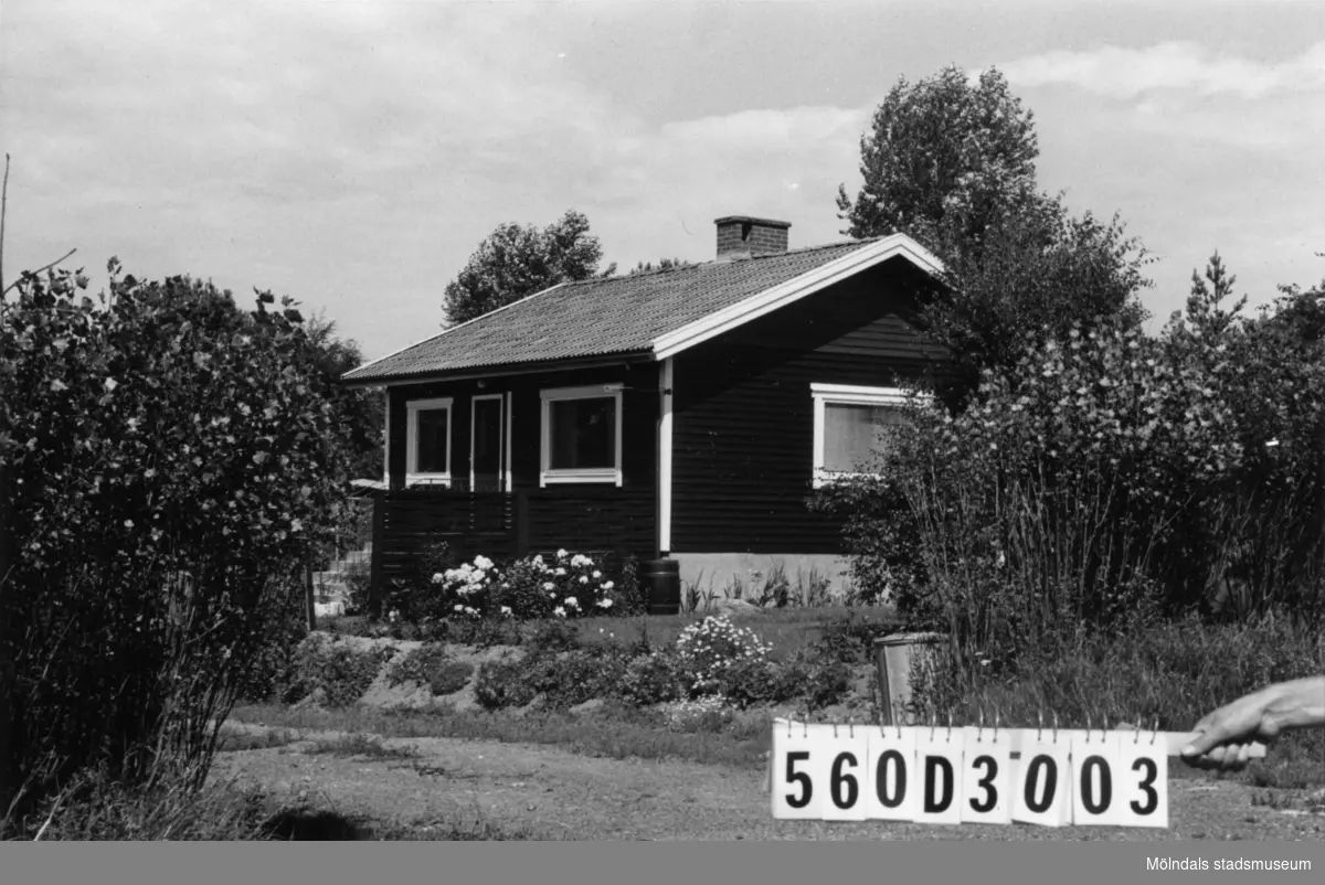 Byggnadsinventering i Lindome 1968. Gastorp 1:62.
Hus nr: 560D3003.
Benämning: permanent bostad.
Kvalitet: mycket god.
Material: trä.
Tillfartsväg: framkomlig.
Renhållning: soptömning.